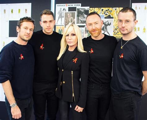 mostre donatella versace|donatella versace a team.